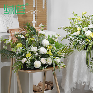 Arrangements floraux de bureau Greenway, fleurs artificielles mélangées, décorations de centre de table pour mariage - Product Image 1