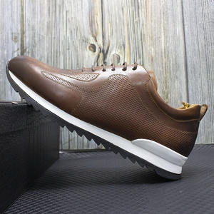 Chaussures décontractées pour hommes en cuir 2026 à enfiler, avec motif gaufré et semelle épaisse, collection automne - Product Image 4