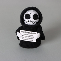 Décoration de festival, cadeau en gros, poupée en crochet faite à la main, personnage d'Halloween (citrouille, crâne, chauve-souris), jouet décoratif