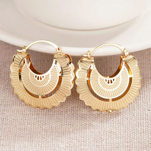 Orecchini a polsino a strisce cave per donna, stile vacanza, accessori per l'orecchio da indossare tutti i giorni - Product Image 3