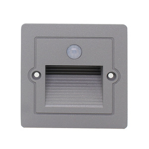 Lampe murale extérieure LED carrée blanc chaud 3500K étanche 110-240V à montage en surface, lumière de jardin en alliage d'aluminium, garantie 10 ans - Product Image 4