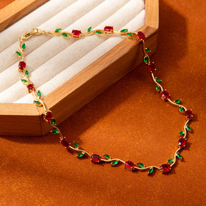 <span class=keywords><strong>Collana</strong></span> a Fiore di <span class=keywords><strong>Tulipano</strong></span> in Acciaio Inossidabile Placcato Oro 18K PVD Impermeabile e Antiossidante del Marchio Fanhua Jewelry - Product Image 4