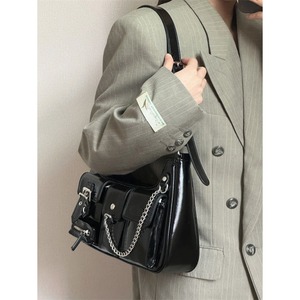 Sac fourre-tout bandoulière vintage pour femme avec fermeture éclair, poignée unique, en PU imperméable, idéal pour toutes les saisons et les trajets quotidiens - Product Image 4
