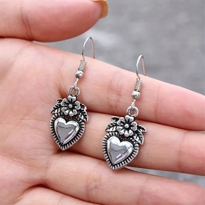 Vintage Heart Flower Ear <b>Hook</b> <b>Earrings</b> For Women Antique Style Floral Drop <b>Earrings</b> Fashion Daily Wear Jewelry Wholesale - Product Image 2
