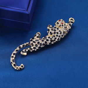 Spille e Gioielli Weiman da Donna con Motivo Ghepardo, Eleganti e Placcati in Smeraldo e Oro, Vendita all'Ingrosso - Product Image 4