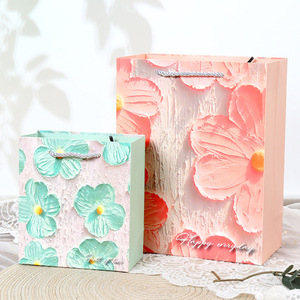 Valentine's Day Birthday Gift Folders Colorful Festive Lipstick Cosmetics Paperboard Stamping Recyclable <strong>Square</strong> Handle Wholesale - Product Image 3