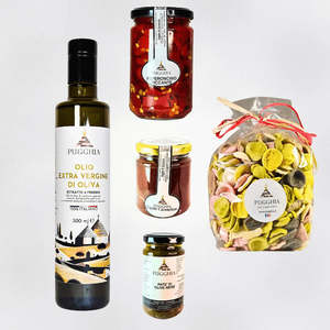 Set Regalo Pugghia Cinque Tesori 500ml: Olio d'Oliva, Peperoncino, Peperoni Caramellati, Pasta di Olive Nere, Caramelle Assortite per Famiglia - Product Image 1