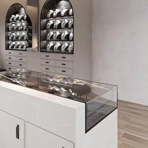 ตู้โชว์เครื่องประดับ LED ทันสมัยพร้อมกระจกด้านหลังสำหรับห้างสรรพสินค้าหรูหรา - ตู้โชว์ร้านค้ากันน้ำและเป็นมิตรกับสิ่งแวดล้อม - Product Image 1