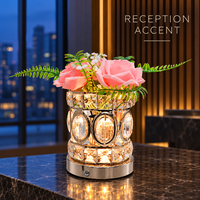 Lampe de table LED d'ambiance romantique sans fil rechargeable à intensité variable avec base en cristal en forme de rose pour la Saint-Valentin
