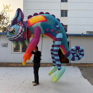 Nouvelle conception de marionnette gonflable de lézard caméléon pour les enfants, spectacle interactif de théâtre - Product Image 1