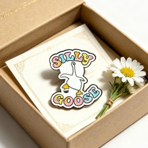 Pin Esmaltado de Ganso Estúpido, Broche de Aleación de Zinc de Pato Blanco Adorable, Insignia de Solapa de Dibujos Animados, Regalo para Mochila, Ropa y Sombrero - Product Image 2