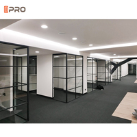 Cloison de bureau moderne pour 8 personnes avec mur de verre pliant et insonorisé Bureaux en aluminium pour espaces de travail insonorisants