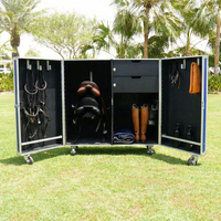 Armoire de Rangement Équestre à Roulettes Fabrication sur Mesure Tôlerie Coffre à Sellerie Métallique Laiton Aluminium pour Équipement Équestre
