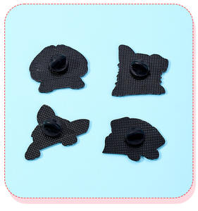 เข็มกลัดโลหะรูปตั๋วเครื่องบินน่ารัก ของตกแต่งเครื่องประดับธีมอนิเมะเคลือบอ่อน - Product Image 6