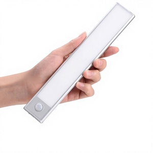 Lampe LED murale moderne sans fil à détecteur de mouvement, argentée, à intensité variable, rechargeable par USB pour cuisine - Product Image 1