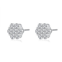 Boucles d'oreilles clous florales entièrement pavées en argent sterling 925 plaqué or avec moissanite ronde, délicates boucles d'oreilles fleur pour femme