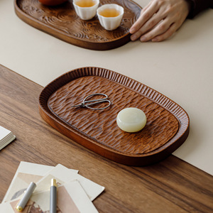 Bandeja de té redonda de madera de nogal Guanlan, tallada a mano con patrón de ondas, madera maciza para uso doméstico, sensación de alta gama. - Product Image 2