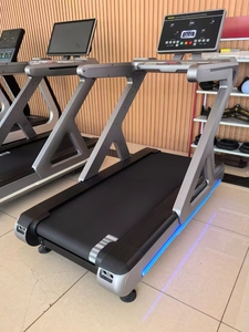 Equipo de Gimnasio Profesional 9900 con Pantalla LED, Inclinación Automática de 0-20 km/h, para Interiores, 9900M Comercial - Product Image 2