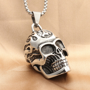 Collar de Acero Inoxidable con Colgante de Calavera para Hombre, Diseño Punk Retro, Joyería de Moda - Product Image 2