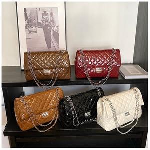 Bolso de hombro informal de gran capacidad para mujer y niña con logotipo de impresión personalizado estilo de temporada de otoño e invierno - Product Image 6