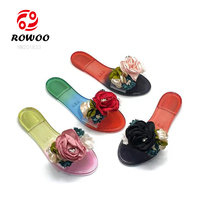 Nouvelles Sandales et Chaussons Tendance pour Femme : Chaussures Bonbon Luxe en PVC avec Fleur Rose pour Mariage