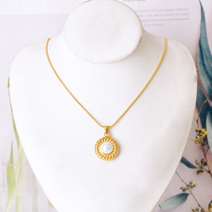 Pendientes de oro de 18 quilates de acero inoxidable, colgante que combina con todo, patrón de mariposa, cadena de clavícula de perla de ágata verde para traje de joyería - Product Image 4