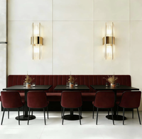 Ensemble de mobilier pour café et restaurant : table demi-cercle, chaises et banquette de style sofa