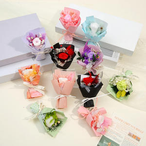 Ramo de Flores Eternas de Rosa y Clavel, Regalo para el Día <span class=keywords><strong>del</strong></span> Maestro, Decoración para Ventilación de Coche, Venta al por Mayor de Regalos Novedosos de Fábrica - Product Image 1