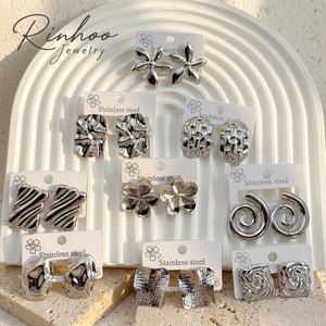 RINHOO Pendientes de Acero Inoxidable para Mujer, Impermeables, Simples, Irregulares, Color Plata, con Forma de Corazón, Hipoalergénicos, Joyería Geométrica de Metal - Product Image 1