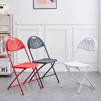 Chaise pliante moderne et confortable en plastique pour événements extérieurs et hôtels, fournie directement par l'usine