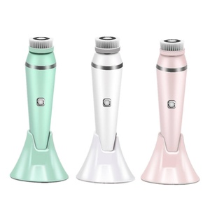 Brosse nettoyante visage rechargeable, étanche, 5 brosses en silicone à poils doux, exfoliantes pour la peau - Product Image 2