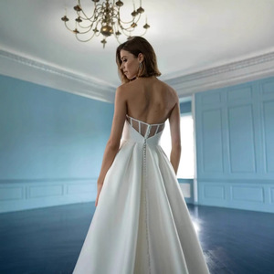 Robes <span class=keywords><strong>de</strong></span> mariée LY-WD1310 en satin, coupe trapèze, nouveau design élégant, sans manches, avec boutons, grandes tailles - Product Image 4