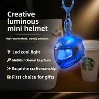 Porte-clés casque ABS lumineux créatif, pendentif de sac exquis et mignon, mini veilleuse, petit cadeau pour machine à griffes, vente en gros