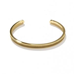 Más popular para mujer, brazalete roscado clásico de latón dorado de 18 quilates - Product Image 1