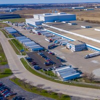 Entrepôt de distribution d'aliments surgelés, bâtiment en acier, stockage à congélation profonde, centre logistique pour viande et fruits de mer