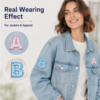 Prêts à expédier : Patchs floraux en lettres A-Z, badges brodés, appliques monogrammes fleur bleue en gros pour casquettes de camionneur