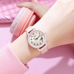 Nuevo reloj para mujer con decoración de cuarzo fresca y elegante, estilo mariposa a la moda. - Product Image 6