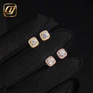Boucles d'oreilles clous en argent sterling S925 avec halo de moissanite, pavées de diamants carrés, plaquées or, bijoux fins pour femmes, en gros, stock disponible - Product Image 6