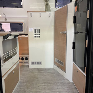Caravane de luxe tout-terrain avec cuisine et salle de bain, <span class=keywords><strong>camping</strong></span>-<span class=keywords><strong>car</strong></span> familial pour les aventures de <span class=keywords><strong>camping</strong></span> en plein air - Product Image 5