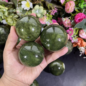 Cristales Curativos Naturales al por Mayor, Esfera de Jade Verde Xiuyu, Bola de Cristal Hecha a Mano para Decoración del Hogar - Product Image 6