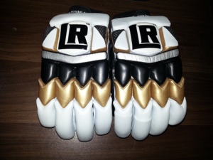 Gants de frappe de cricket professionnels en cuir Pittard pour une protection élevée et un économiseur de doigts - Product Image 4