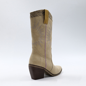 WETKISS Vente en gros de <span class=keywords><strong>bottes</strong></span> western vintage pour femmes <span class=keywords><strong>bottes</strong></span> de cowboy à talons épais <span class=keywords><strong>bottes</strong></span> de cowgirl brodées <span class=keywords><strong>mi</strong></span>-<span class=keywords><strong>mollet</strong></span> pour la fête - Product Image 3