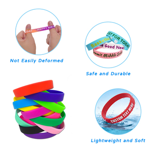 Bracelets en PVC gaufré personnalisés, bracelets souples en caoutchouc pour événements et festivals, bracelets promotionnels OEM pour grandes marques vérifiables - Product Image 2