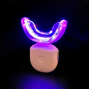 Appareil de luminothérapie buccale LED 3 couleurs (rouge, infrarouge, <span class=keywords><strong>violet</strong></span>) avec 32 LED, minuterie automatique, pour le soin des gencives, l'hygiène buccale et l'élimination des taches, OEM d'usine - Product Image 1