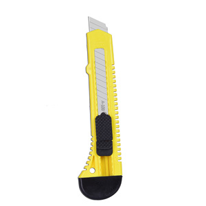 Taglierino Multiuso in Plastica e Acciaio di Alta Qualità 18mm con Logo Personalizzato per Bricolage, Imballaggio, Arte, Carta da Parati, Pellicole e Scatole - Product Image 1