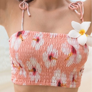 Top court plissé pour femmes hawaïennes fabriqué par le fabricant avec des bretelles fines, top court en rayonne sur mesure - Product Image 1