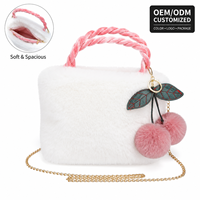 Sac à main en peluche personnalisé OEM, mignon avec pompon cerise, sac à bandoulière pour femme, sac à main en peluche tendance avec logo personnalisé, cadeau