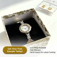 Montres pour femmes en alliage personnalisées OEM, élégantes, avec bracelet en strass, montre rétro argentée et dorée bicolore, vente en gros