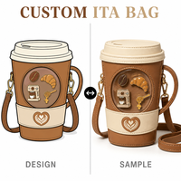 Bolso Ita personalizado con forma de taza de café, logotipo artístico de corazón, anillo en D dorado, cierre de mosquetón giratorio, correa marrón y doble costura.