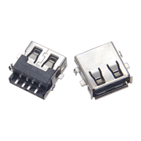 Prise USB Type-A femelle à angle droit encastrable, hauteur de montage sur circuit imprimé de 3,5 mm avec bride renforcée et isolateur noir